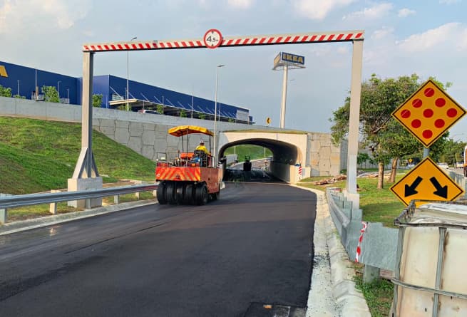 Road work contractor